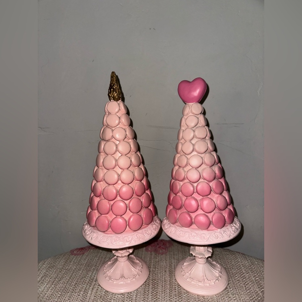 Cupcakes and cashmere pink macaron towers